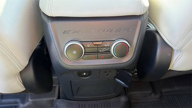 2025 Ford Explorer Platinum