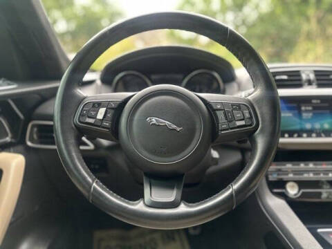 2019 Jaguar F-PACE 25t Premium