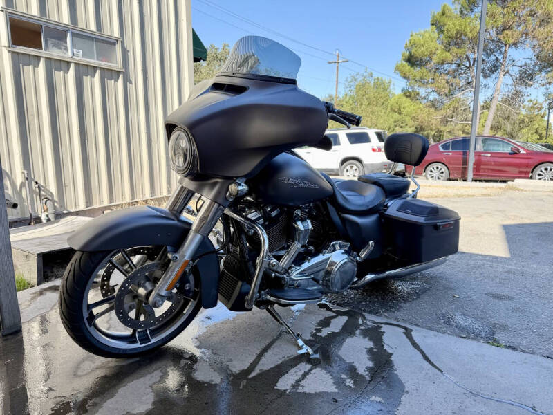 2017 Harley Davidson FLHXS