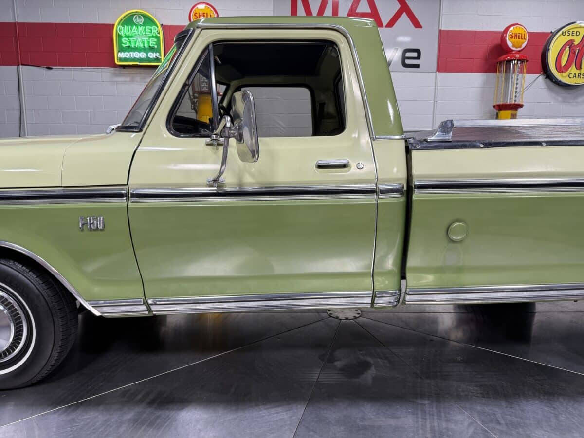 1976 Ford F-150 23