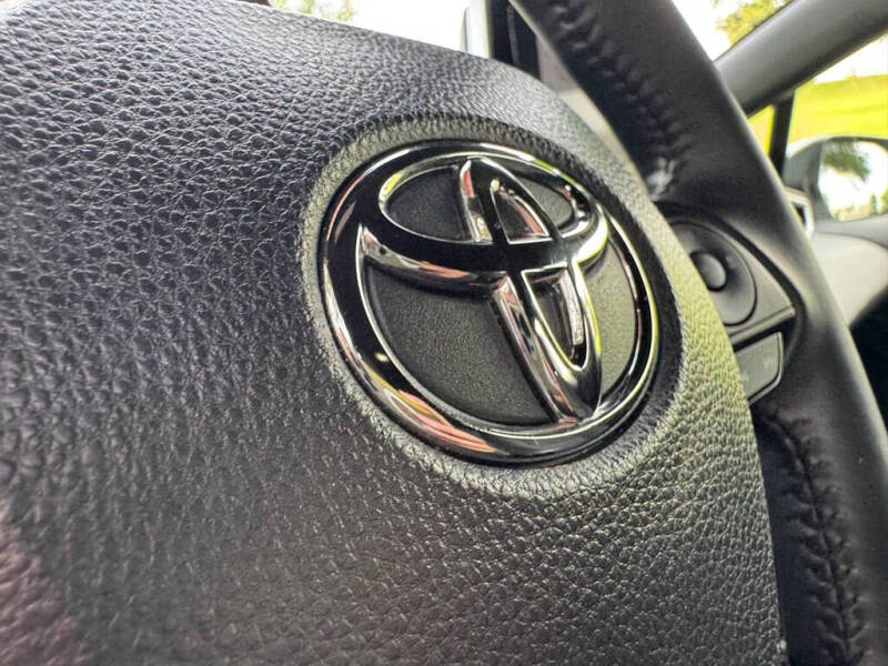 2024 Toyota Corolla Hatchback SE