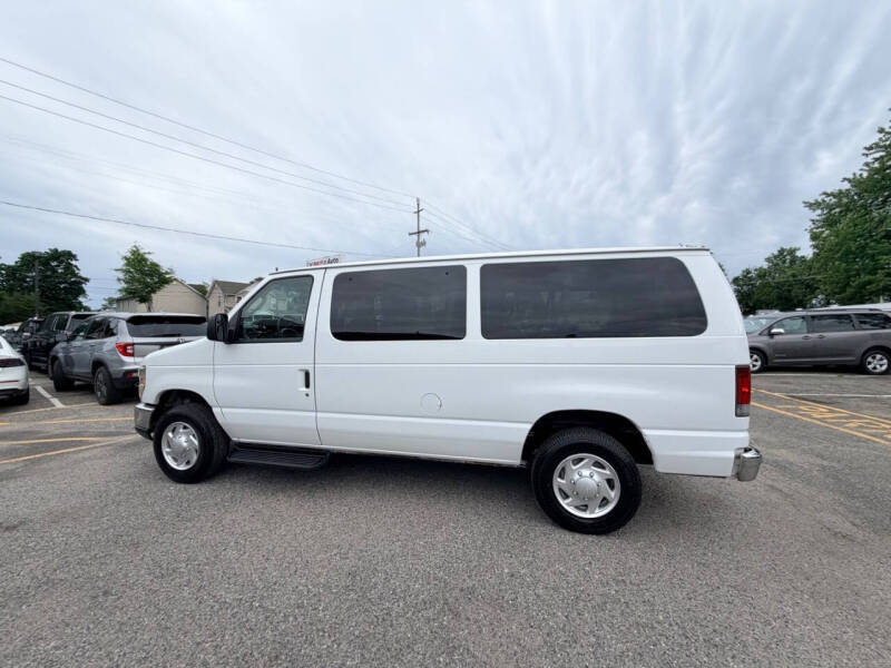 2012 Ford E-Series E-350 SD XLT