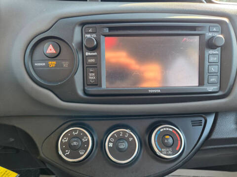 2016 Toyota Yaris 5-Door SE