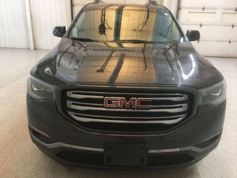 2017 GMC Acadia SLE-2