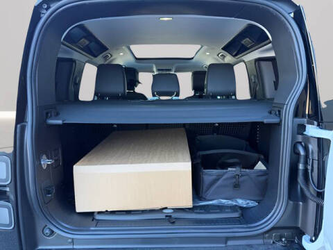 2026 Land Rover Defender 110 P300 S