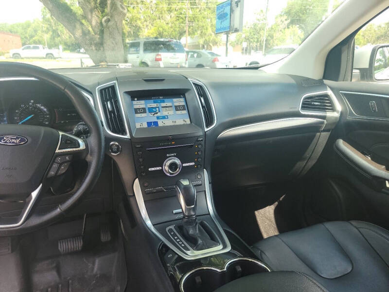 2017 Ford Edge Titanium
