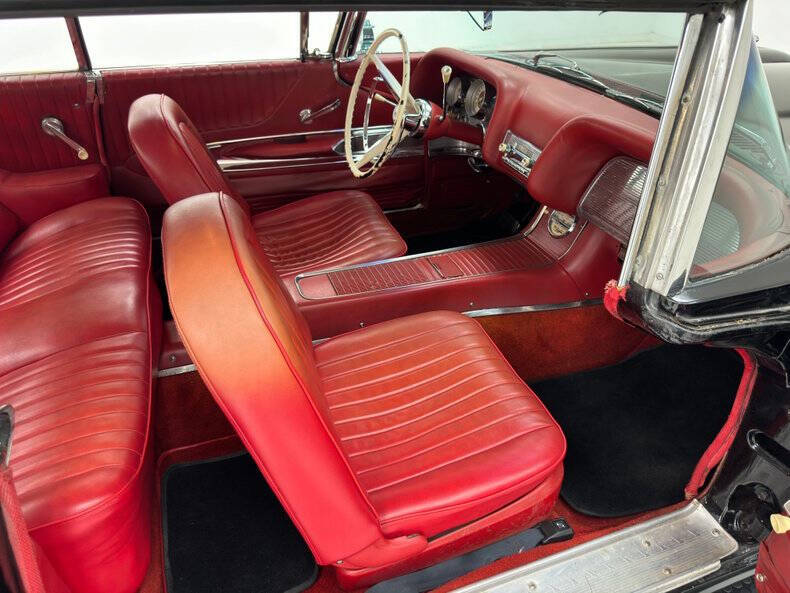 1960 Ford Thunderbird