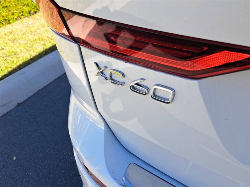 2026 Volvo XC60 T8 Plus