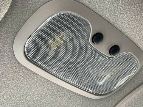 2009 Mitsubishi Raider LS