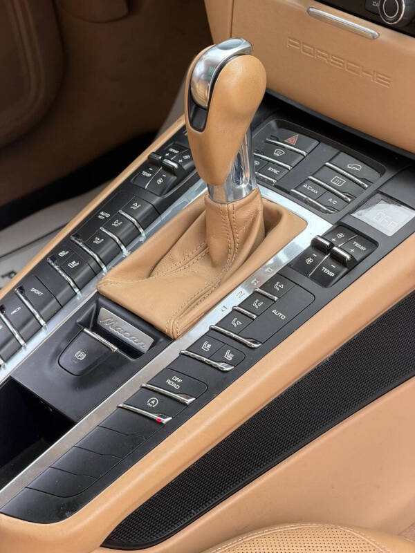 2015 Porsche Macan S