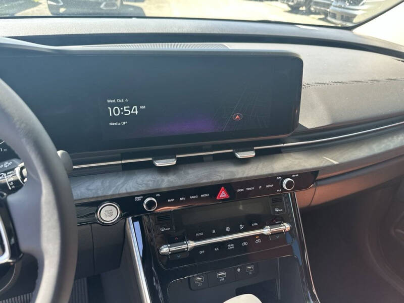 2024 Kia Carnival SX