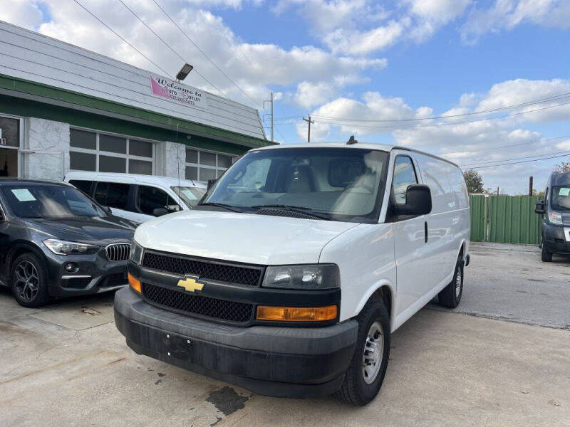 2018 Chevrolet Express Cargo Work Van's photo