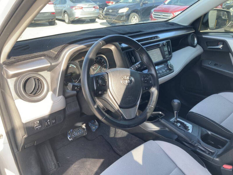 2017 Toyota RAV4 Hybrid LE Plus