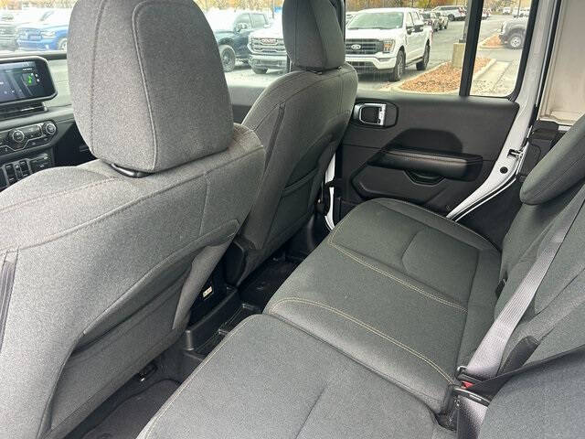 2024 Jeep Wrangler Sahara 4xe