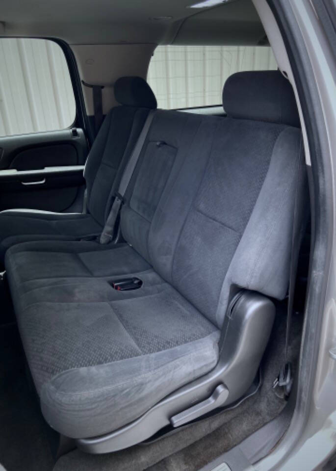 2008 Chevrolet Suburban 24