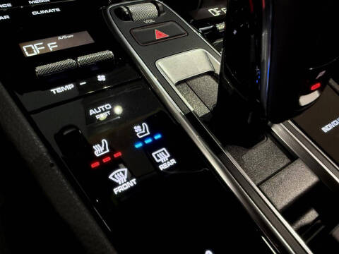 2022 Porsche Cayenne E-Hybrid Coupe