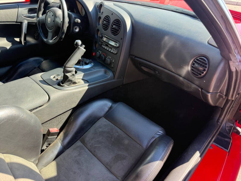 2004 Dodge Viper SRT-10