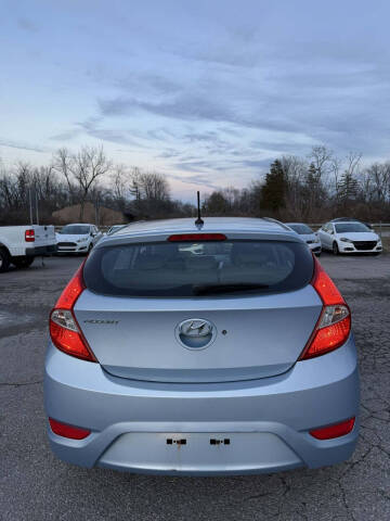 2012 Hyundai Accent GS