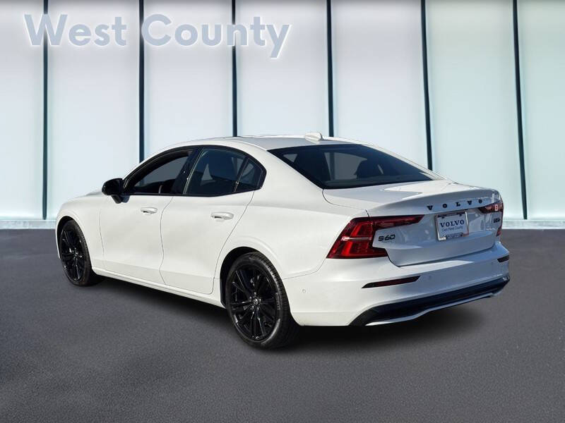 2024 Volvo S60 B5 Plus Black Edition