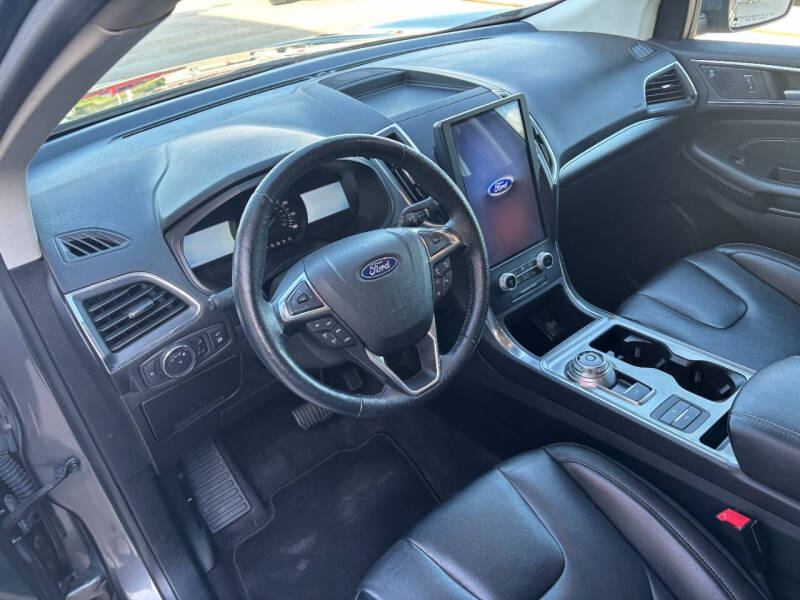 2022 Ford Edge Titanium