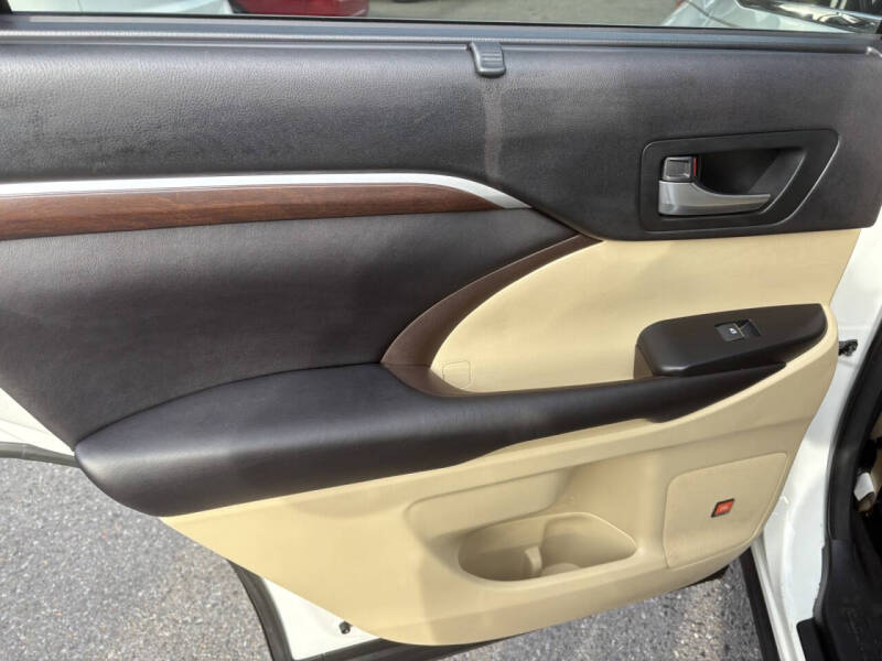 2016 Toyota Highlander