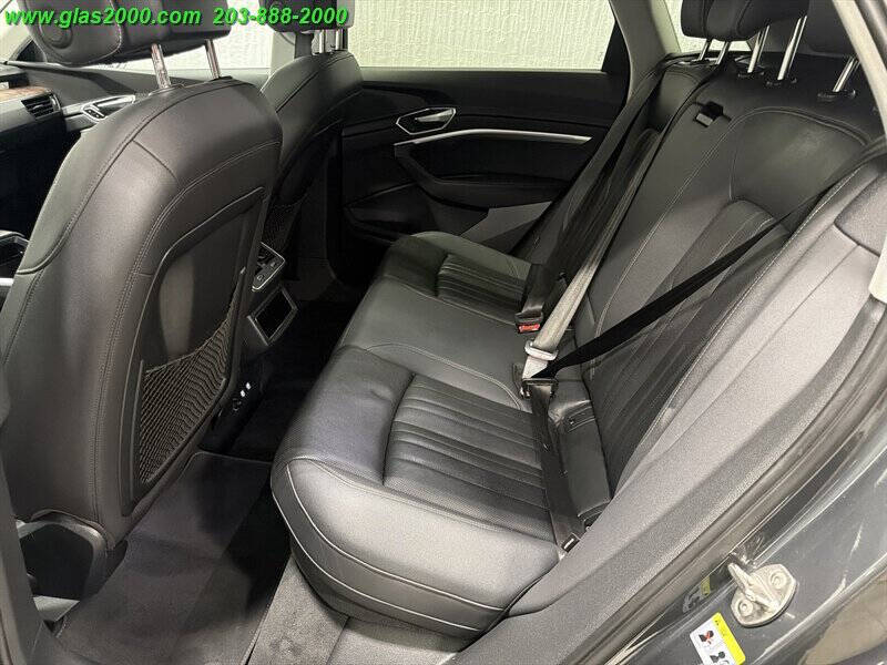 2019 Audi e-tron quattro Premium Plus