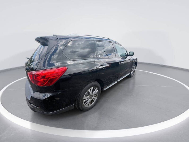 2019 Nissan Pathfinder SL