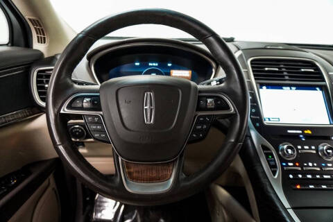 2019 Lincoln Nautilus Select