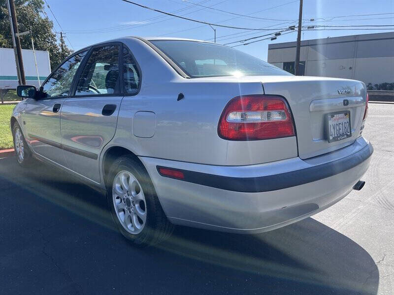 2002 Volvo S40