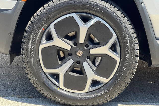 2024 Rivian R1S