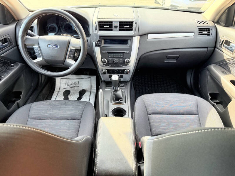 2010 Ford Fusion SE photo 14