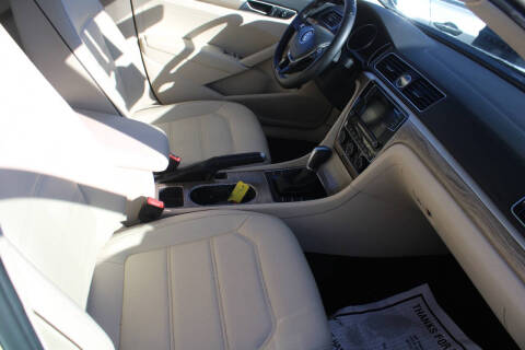 2017 Volkswagen Passat 1.8T SE