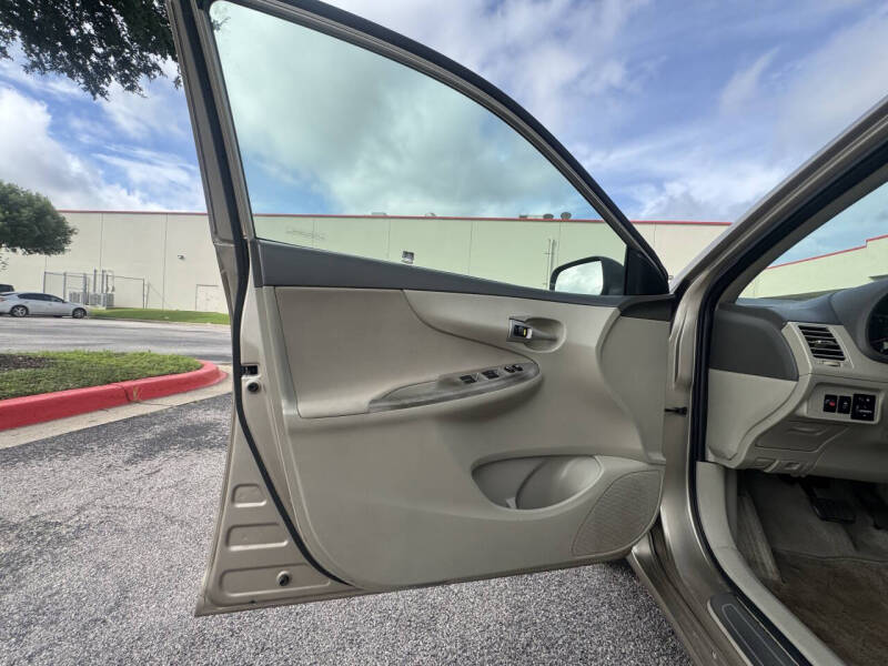 2010 Toyota Corolla LE