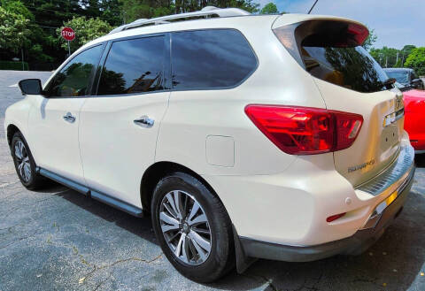 2017 Nissan Pathfinder SV