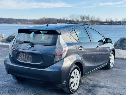 2014 Toyota Prius c Four