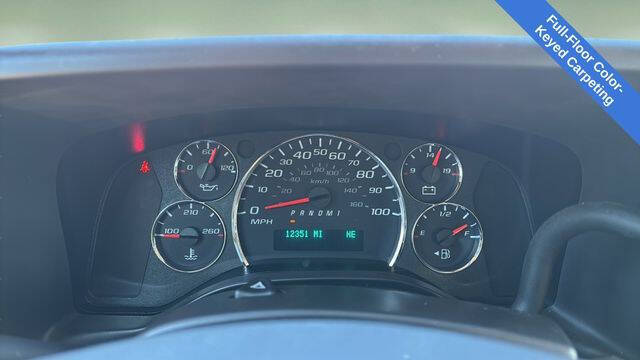 2025 Chevrolet Express LT 3500