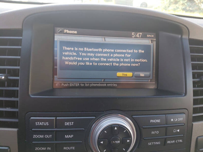2012 Nissan Pathfinder LE