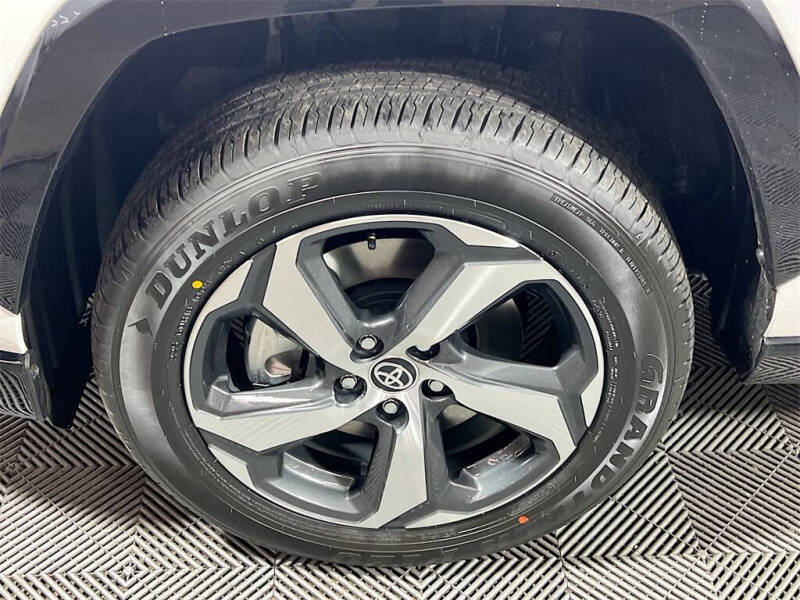 2025 Toyota RAV4 Plug-in Hybrid SE