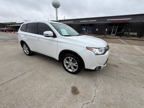 2015 Mitsubishi Outlander SE
