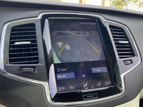 2016 Volvo XC90 T5 Momentum