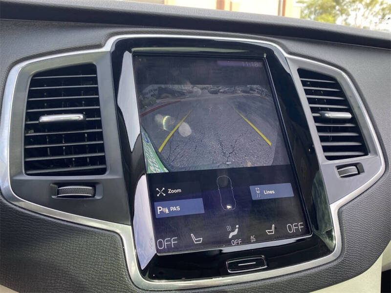 2016 Volvo XC90 T5 Momentum