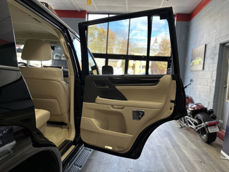 2018 Lexus LX 570 Two-Row