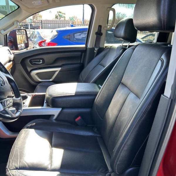 2017 Nissan Titan SL