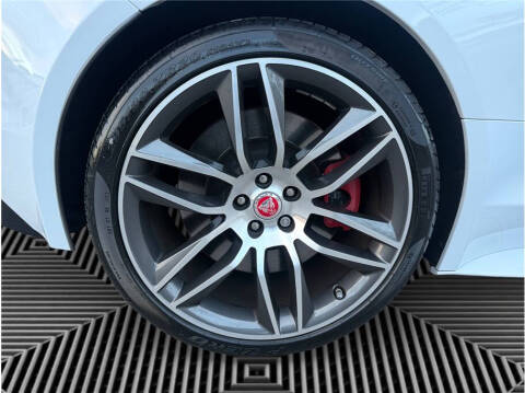 2017 Jaguar F-TYPE R