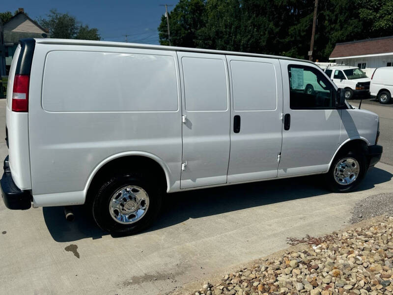 2018 Chevrolet Express Cargo Work Van photo 6