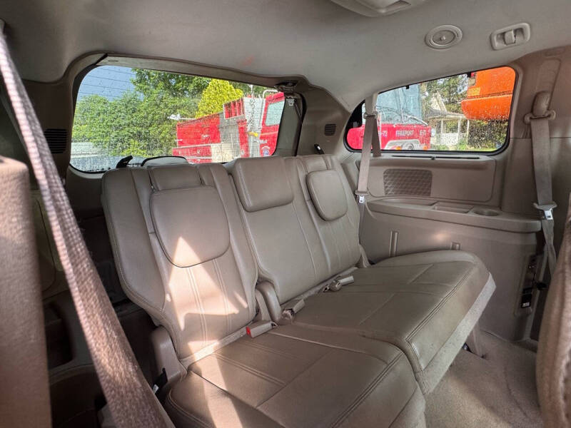 2014 Chrysler Town and Country Touring-L