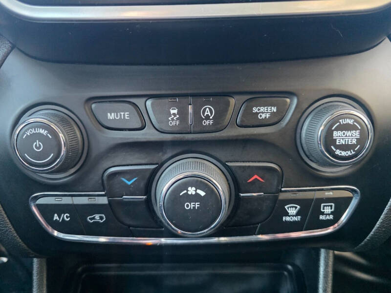 2019 Jeep Cherokee Latitude