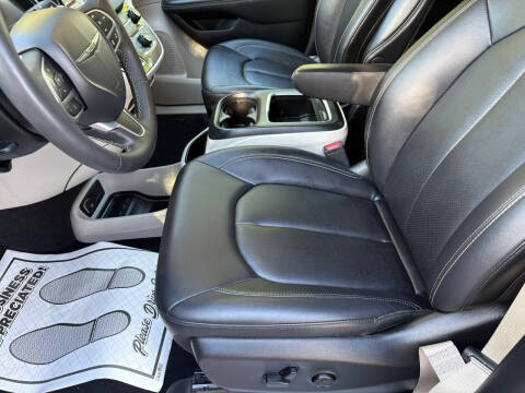 2024 Chrysler Pacifica Touring L