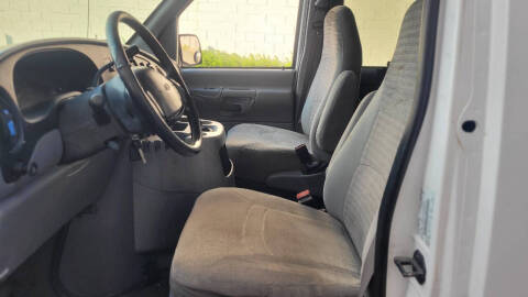 2000 Ford E-150 Chateau
