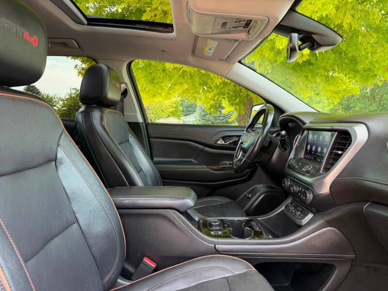 2020 GMC Acadia AT4